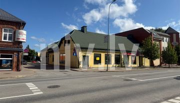 Komerctelpas Valmierā, Rīgas ielā 34