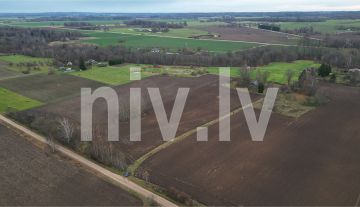 Сельскохозяйственная земля в Бломской волости