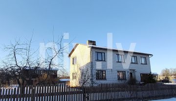 Divstāvu dzīvojamā māja Vaidavā