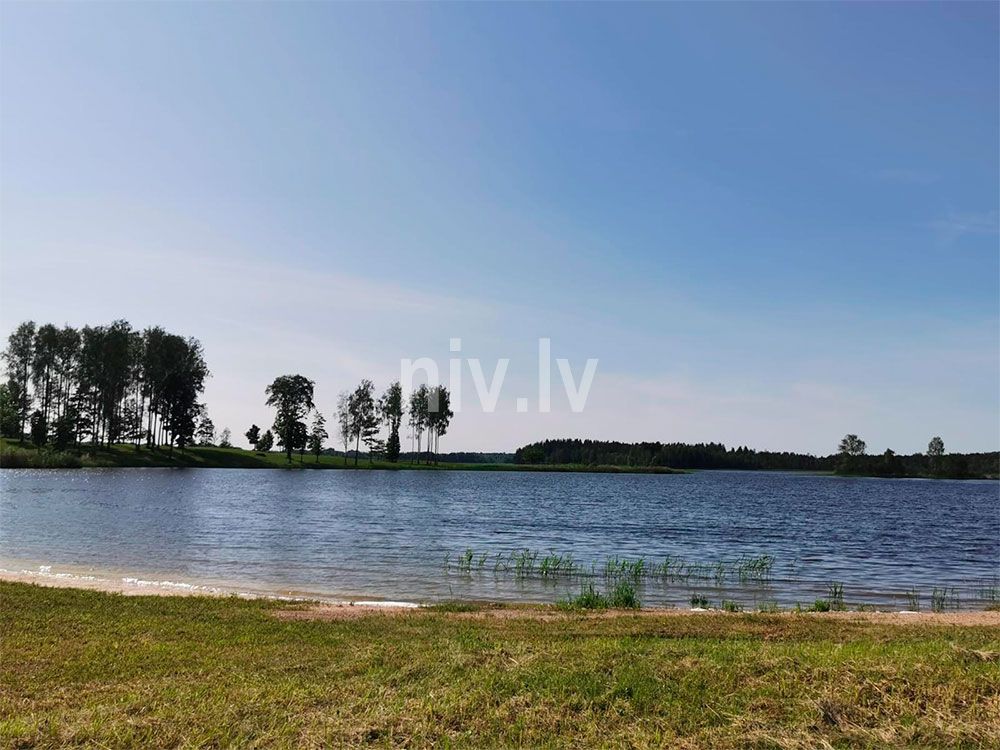 Ineshu-pag-Ezerlichi-002.jpg