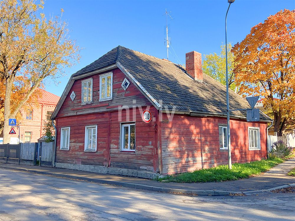 Piebalgas-iela-Cesis-maja-03.jpg