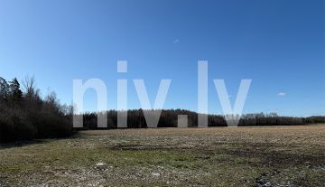 Rencenu-pag-Stari-Lauk-zeme-02.jpg